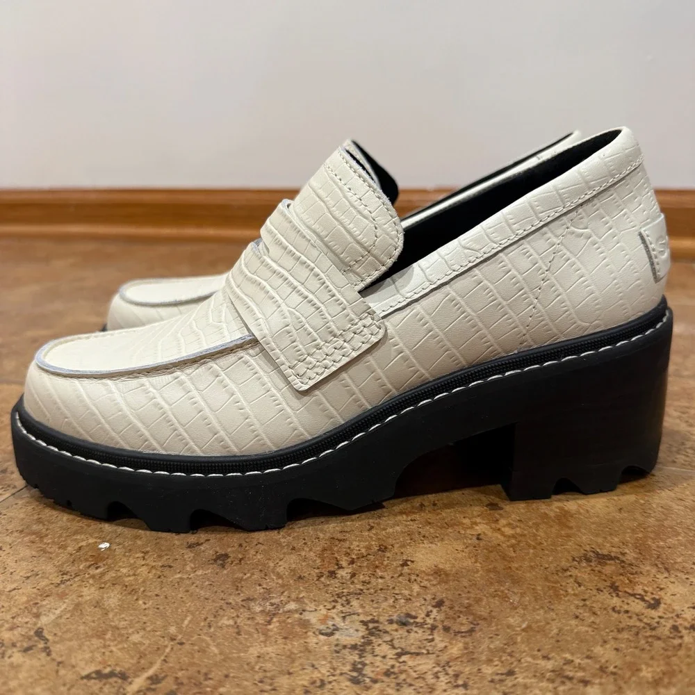 Sorel Joan Now City Loafers White Croc Embossed Leather Lug Sole 9.5 NWOB Chunky